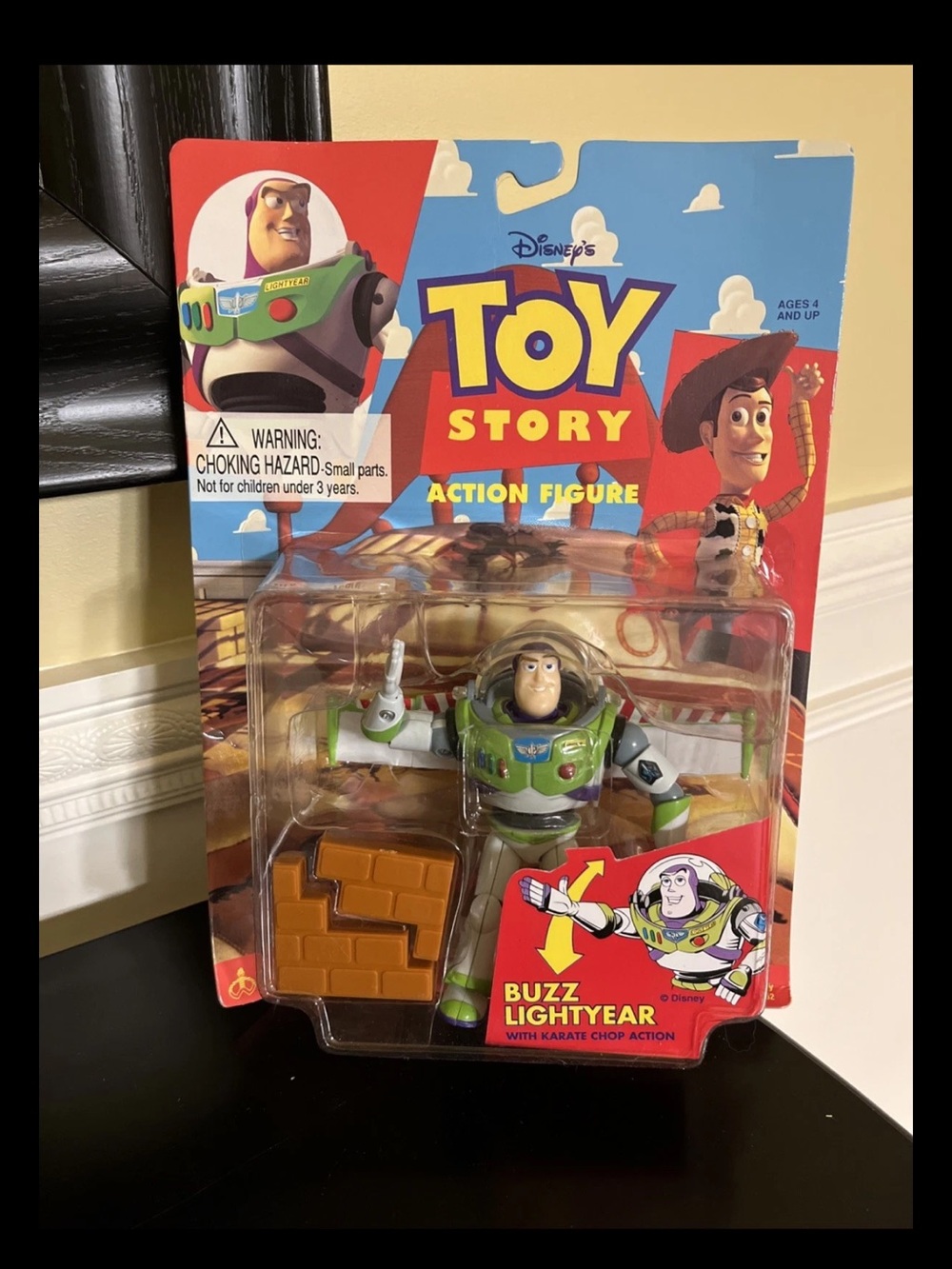 Disney Toy Story Buzz Lightyear with karate chop action. vintage 1995 NIB